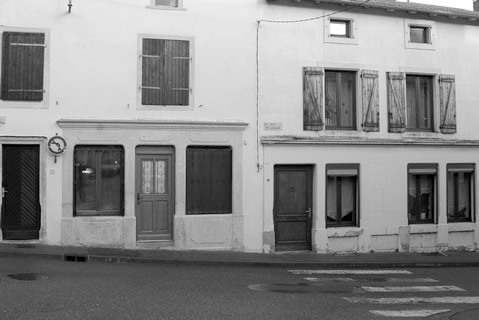 rue de Lasalle en  2009 (photographie noir et blanc : Jean-Luc Gouret)